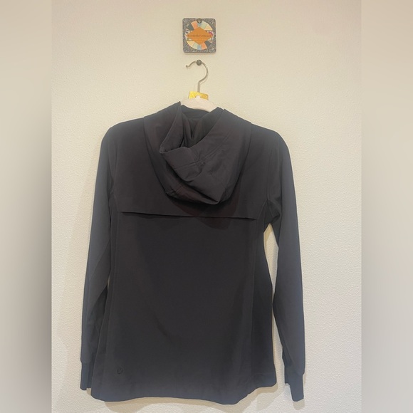 #163 $128! Lululemon Get Ready Hooded Vented Jacket Black size 6 - Picture 9 of 9
